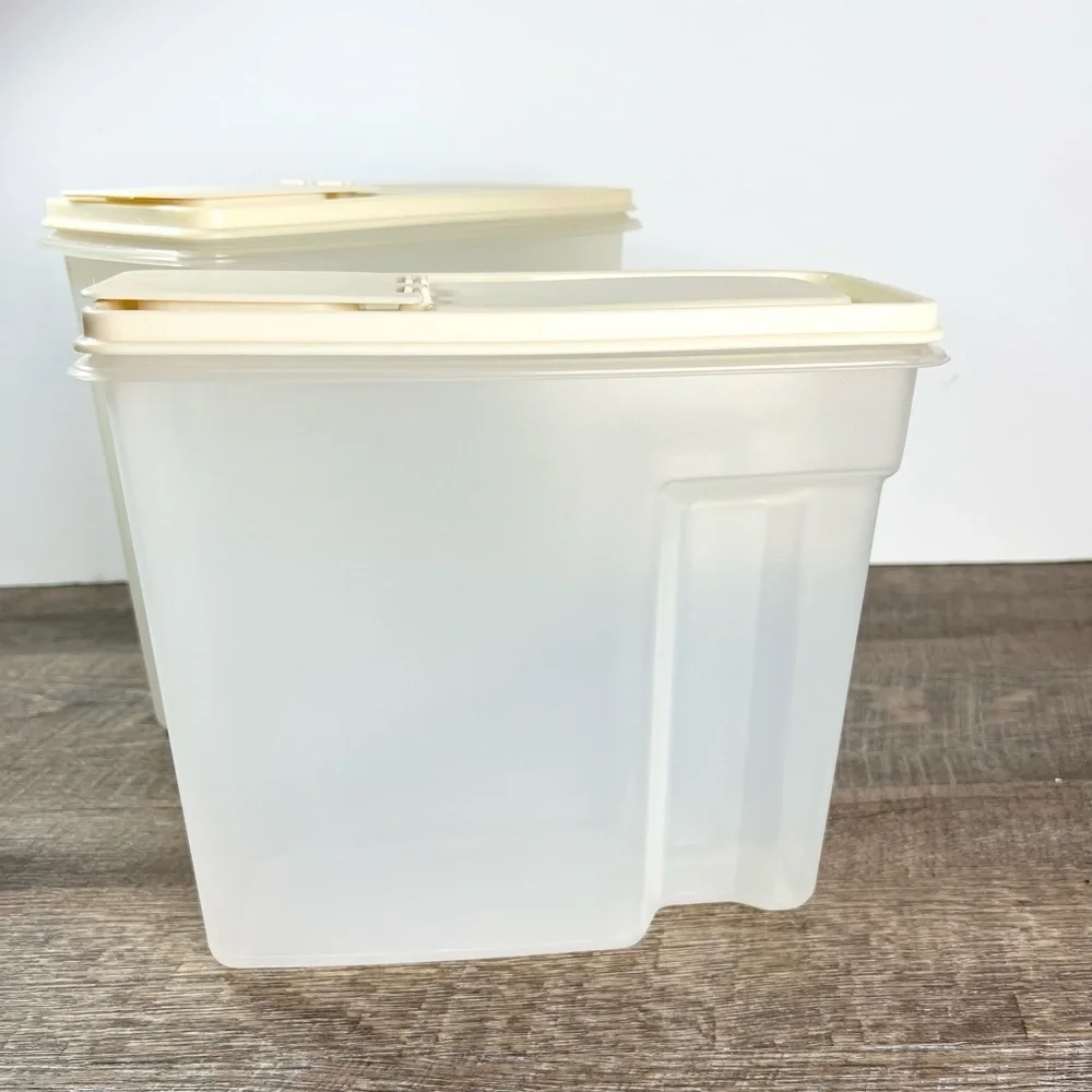 Vintage Rubbermaid cereal storage containers two sizes‎ almond lids